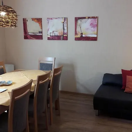 Апартаменты Kastanienhof Weingut Esseln